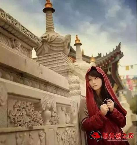 藏族女子拜佛头像