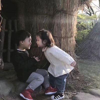 新疆小孩的情侣头像