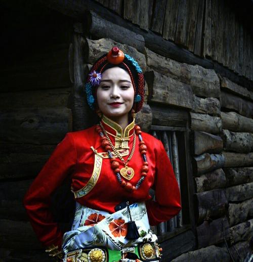 藏族女孩的漂亮头像