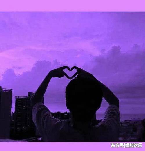情侣背影头像紫色真人