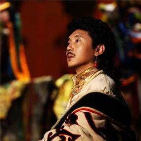 藏族情侣一男一女的头像