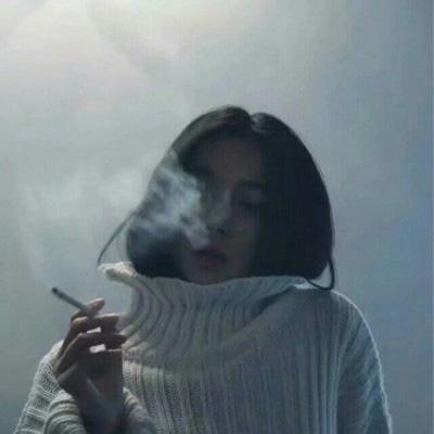 吸烟女子头像照片