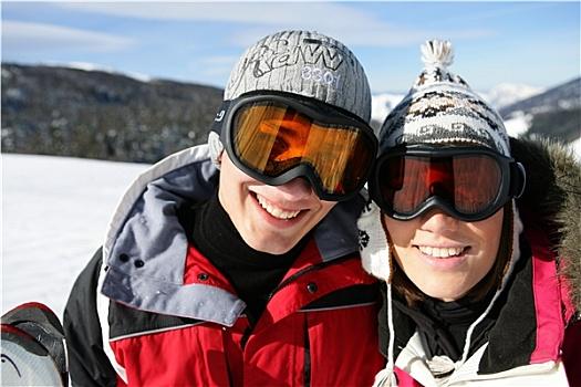 情侣头像冬天滑雪氛围感