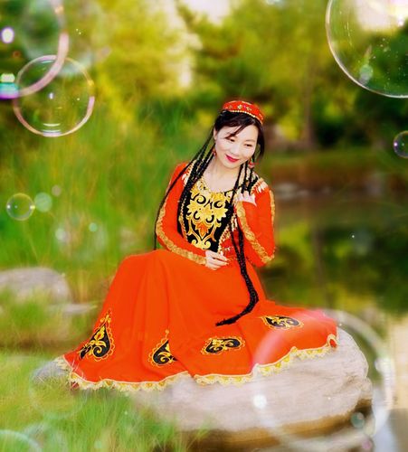 维吾尔族头像真人版女生