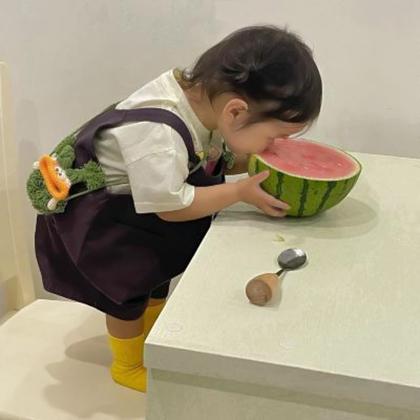 真人小女孩吃西瓜头像图片