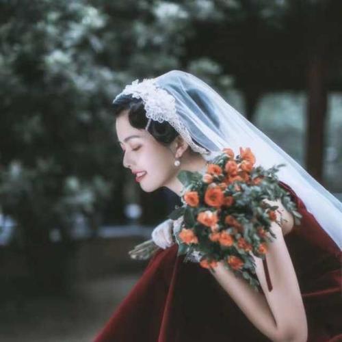 用自己单一婚纱照做微信头像